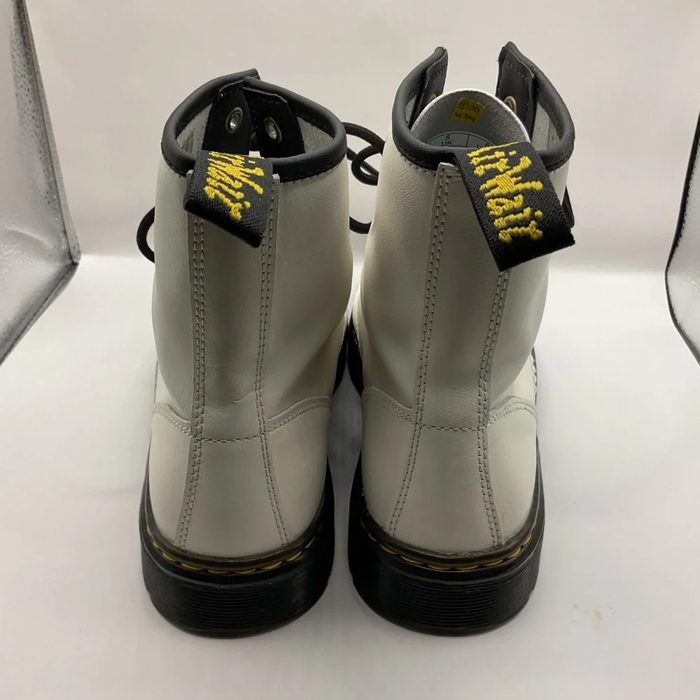 Doc Dr. Martens White Leather AirWair Zavala Combat Boots, US M 6 USL-7‎ B
